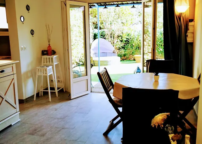 Jardin Privatif 300m De La 公寓