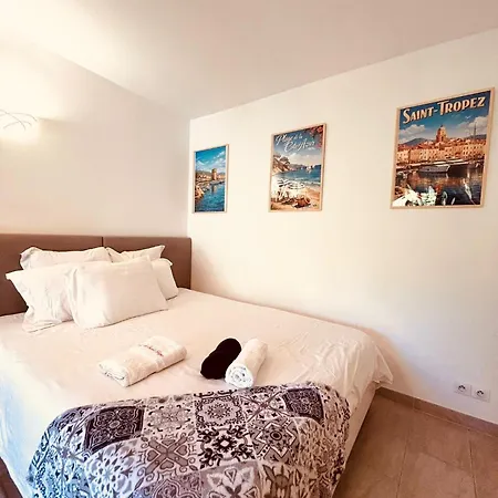 Apartment Jardin Privatif 300m De La Sainte-Maxime